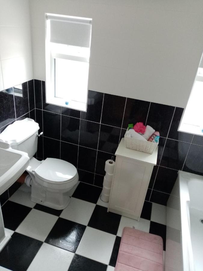 Apple Tree Cottage Rooskey Esterno foto